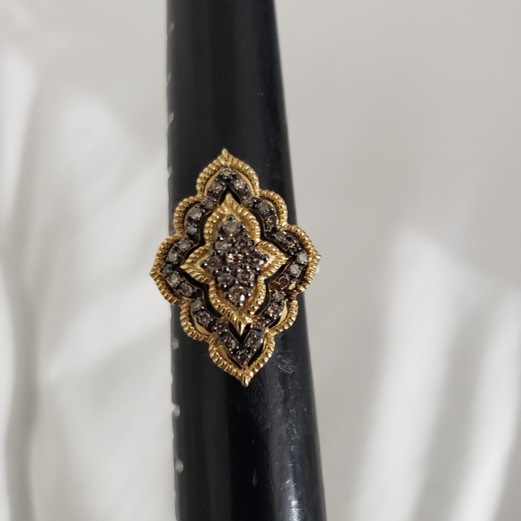 Ornate Gold and Black Women's Ring - Picture 7 of 10